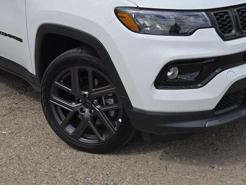 Bright White Clearcoat 2026 Jeep Compass Limited