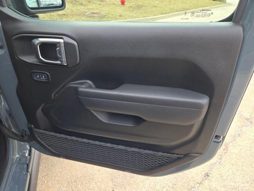 Anvil Clearcoat 2025 Jeep Wrangler 4xe Sport