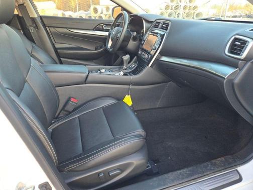 2021 Nissan Maxima SV