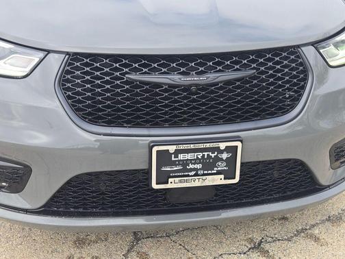 Ceramic Gray Clearcoat 2021 Chrysler Pacifica Limited