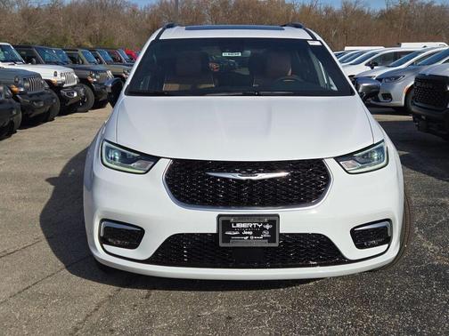 2026 Chrysler Pacifica Pinnacle