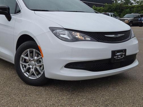 2026 Chrysler Voyager LX