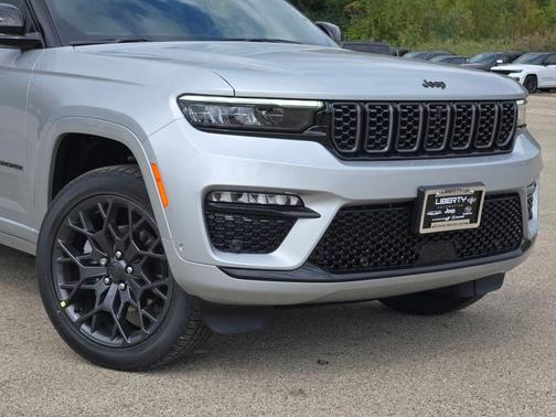 2025 Jeep Grand Cherokee Summit