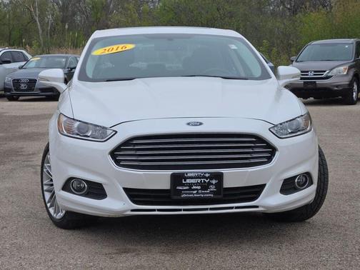 2016 Ford Fusion SE