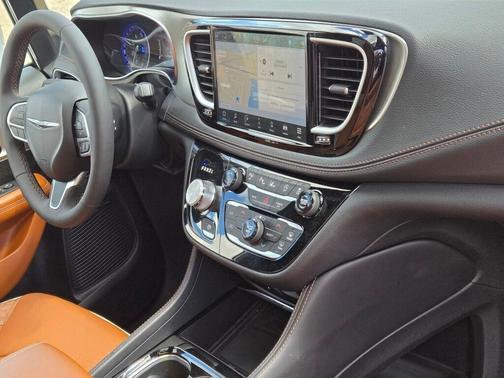 2024 Chrysler Pacifica Pinnacle