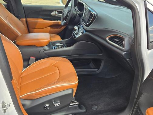 2024 Chrysler Pacifica Pinnacle