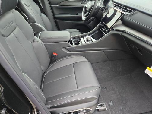 2025 Jeep Grand Cherokee Overland