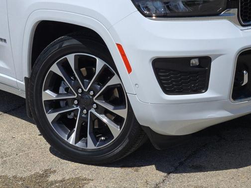 Bright White Clearcoat 2023 Jeep Grand Cherokee L Overland
