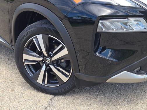 Super Black 2021 Nissan Rogue Platinum