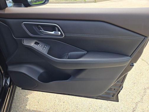 Super Black 2021 Nissan Rogue Platinum