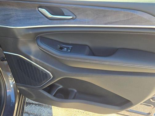 2025 Jeep Grand Cherokee Overland