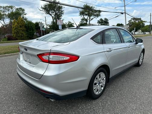 2013 Ford Fusion S