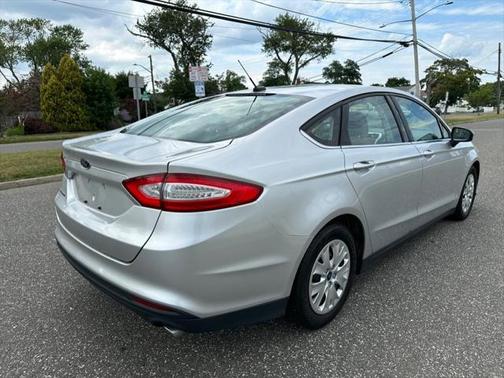 2013 Ford Fusion S