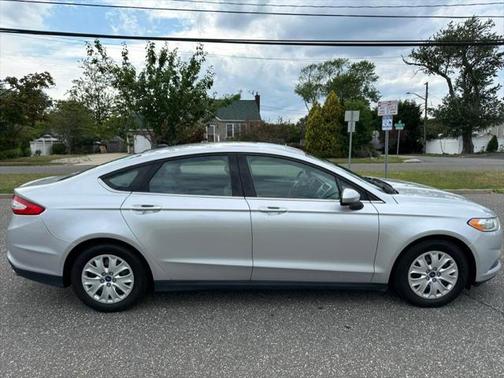 2013 Ford Fusion S