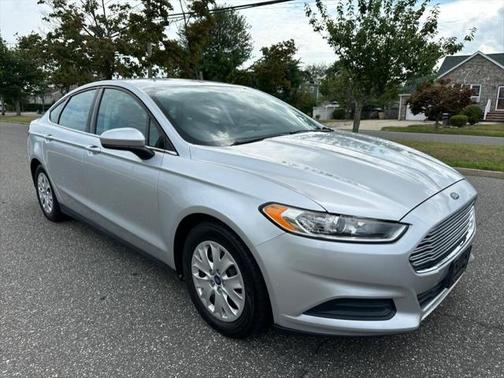 2013 Ford Fusion S