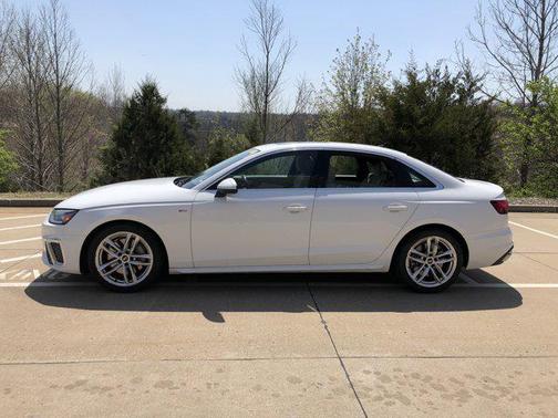 2023 Audi A4 45 S line Premium Plus