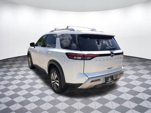 2025 Nissan Pathfinder SL 4WD
