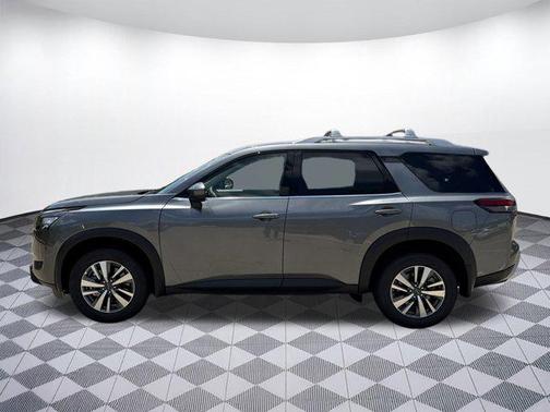 2025 Nissan Pathfinder SL 4WD