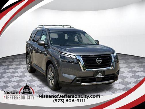 2025 Nissan Pathfinder SL 4WD