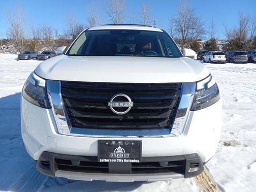 2025 Nissan Pathfinder Platinum 4WD