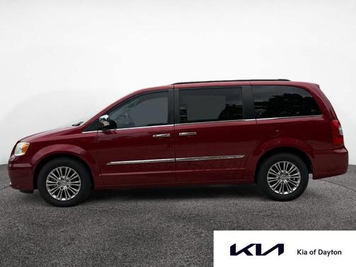 2013 Chrysler Town & Country Touring-L