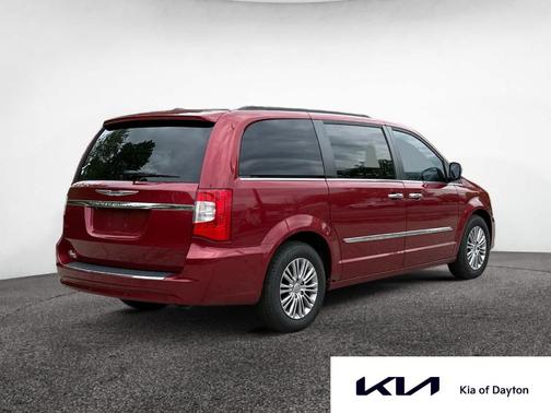 2013 Chrysler Town & Country Touring-L