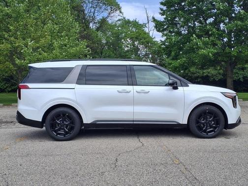 2025 Kia Carnival Hybrid SX