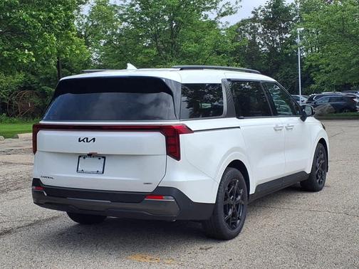 2025 Kia Carnival Hybrid SX