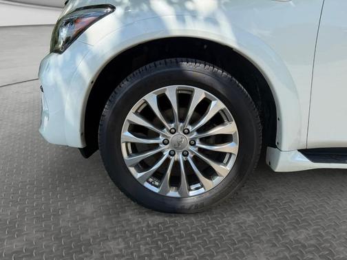 White 2017 INFINITI QX80 Base
