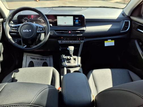 2025 Kia Seltos EX