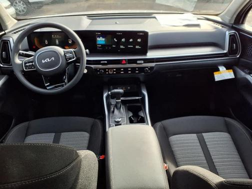 2025 Kia Sorento LX