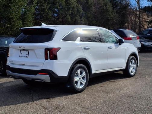 2025 Kia Sorento LX