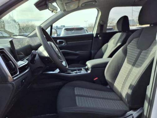 2025 Kia Sorento LX