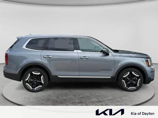 Everlasting Silver 2024 Kia Telluride S
