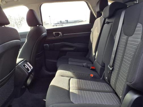 2025 Kia Sorento LX