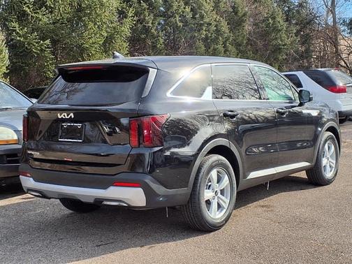 2025 Kia Sorento LX