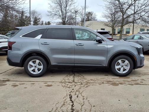 2025 Kia Sorento LX