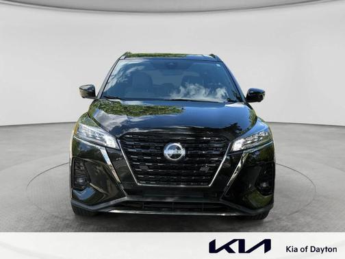 Super Black 2022 Nissan Kicks SR