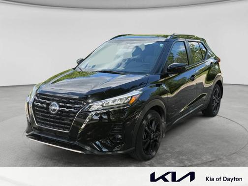Super Black 2022 Nissan Kicks SR