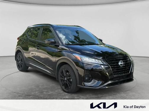 Super Black 2022 Nissan Kicks SR