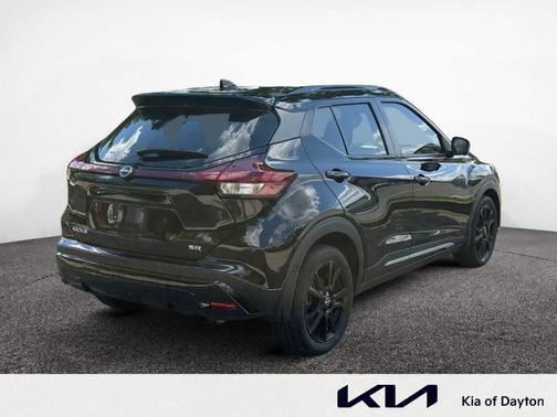 Super Black 2022 Nissan Kicks SR