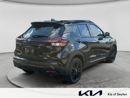 Super Black 2022 Nissan Kicks SR