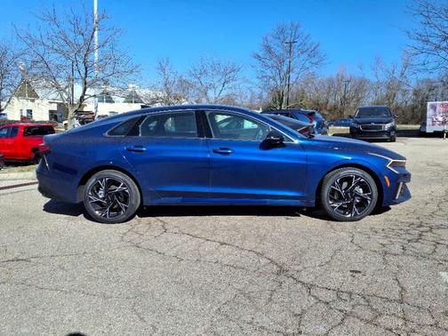 2025 Kia K5 GT-Line