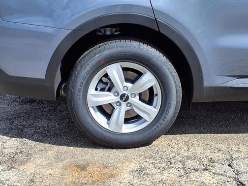 2025 Kia Sorento LX