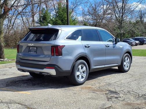 2025 Kia Sorento LX
