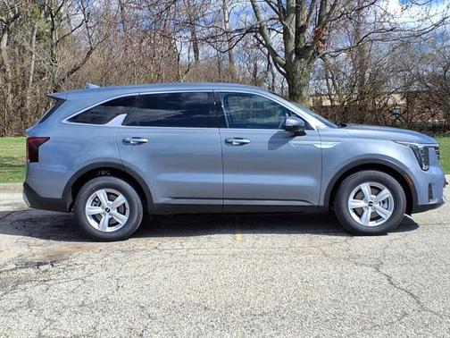 2025 Kia Sorento LX