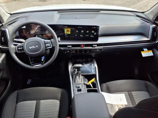 2025 Kia Sorento LX