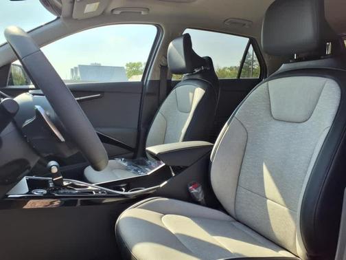 2025 Kia Niro SX Touring