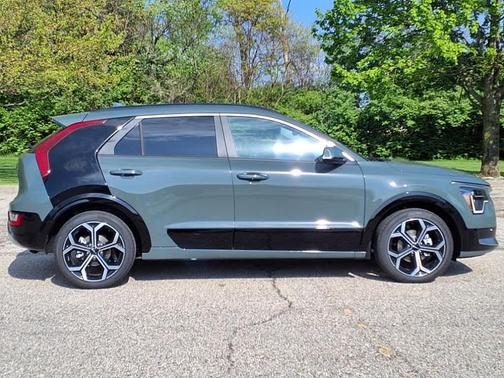 2025 Kia Niro SX Touring