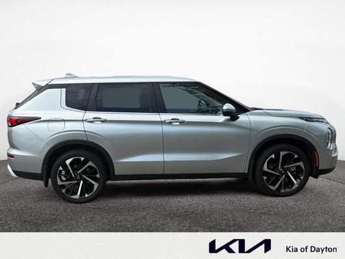 2022 Mitsubishi Outlander SE